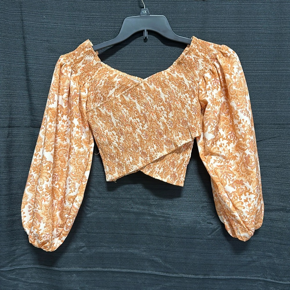 Flying Tomato Women's Criss Cross Smocked Long Sleeve‎ Crop Top / Size S
